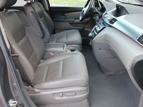 Used 2013 Honda Odyssey Touring Elite image 26
