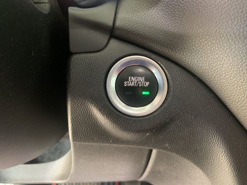 Used 2020 Chevrolet Equinox LT FWD image 19