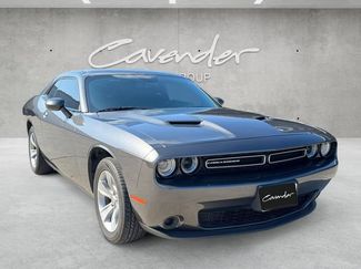 Used 2022 Dodge Challenger SXT video 2