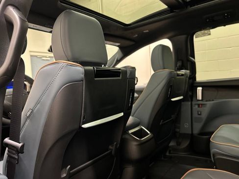 New 2027 Chrysler Pacifica Pinnacle w/ Theater Group AWD/4WD image 19