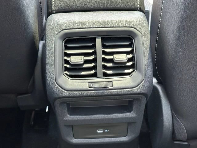 Certified 2023 Volkswagen Taos SE w/ Panoramic Sunroof Package AWD/4WD image 36