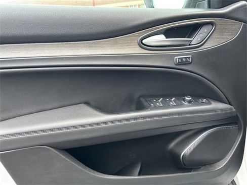 Used 2022 Alfa Romeo Stelvio Ti image 17