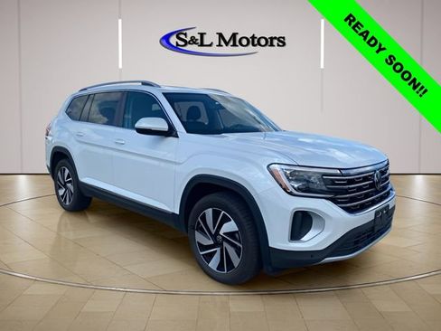 Used 2025 Volkswagen Atlas SEL AWD/4WD image 1