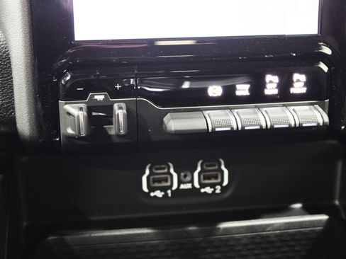 Used 2024 RAM 2500 Laramie w/ Night Edition image 21