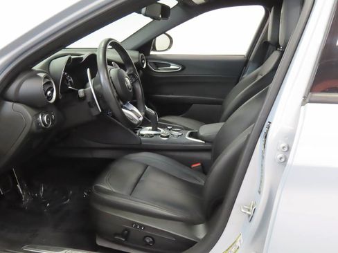 Used 2022 Alfa Romeo Giulia Sprint RWD image 15
