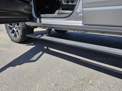 Used 2021 RAM 1500 Laramie w/ Sport Appearance Package AWD/4WD image 11
