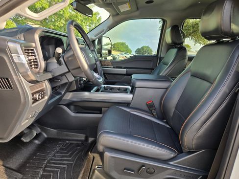 Used 2025 Ford F250 Lariat w/ Lariat Ultimate Package AWD/4WD image 9