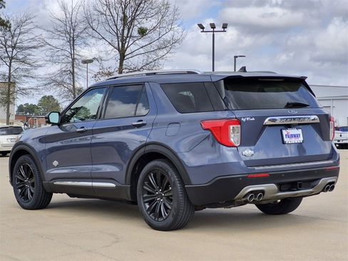 Used 2021 Ford Explorer King Ranch w/ Premium Technology Package image 3