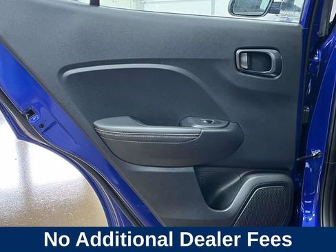 Certified 2023 Hyundai Venue Limited w/ Cargo Package FWD image 18