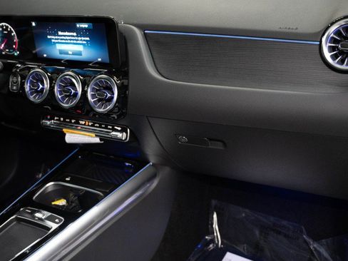 New 2026 Mercedes-Benz GLA 35 AMG 4MATIC image 17