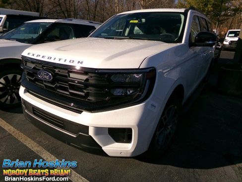 New 2025 Ford Expedition Active image 1