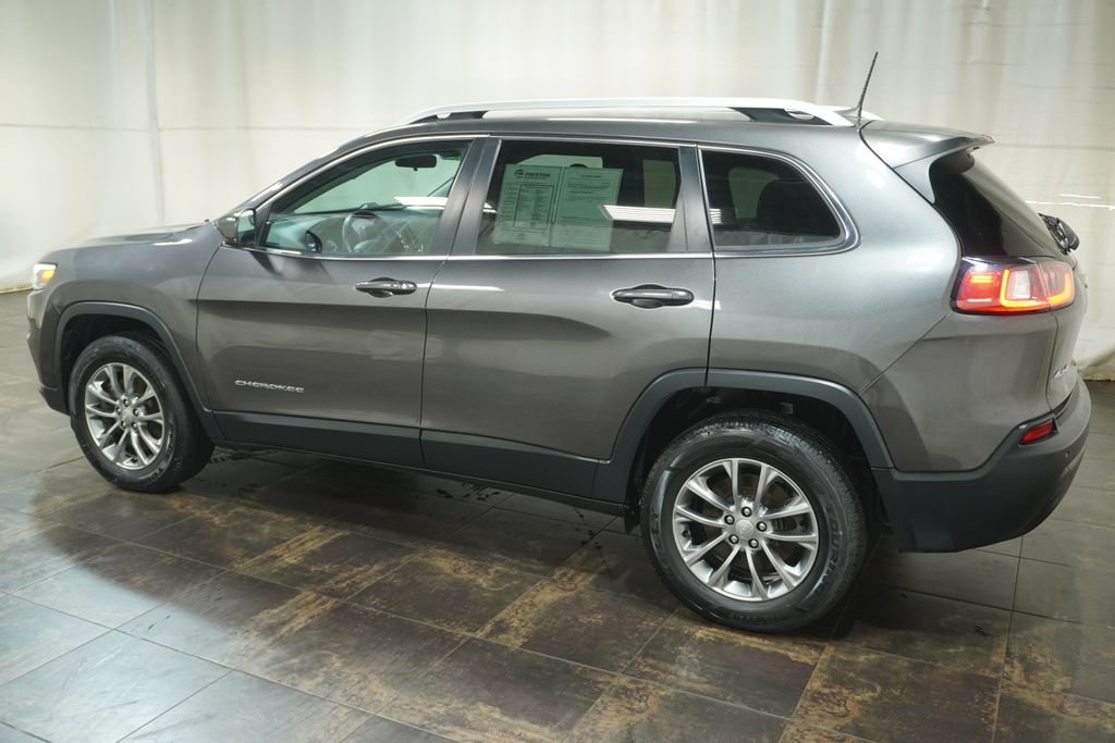 Used 2019 Jeep Cherokee Latitude Plus w/ Cold Weather Group AWD/4WD image 7