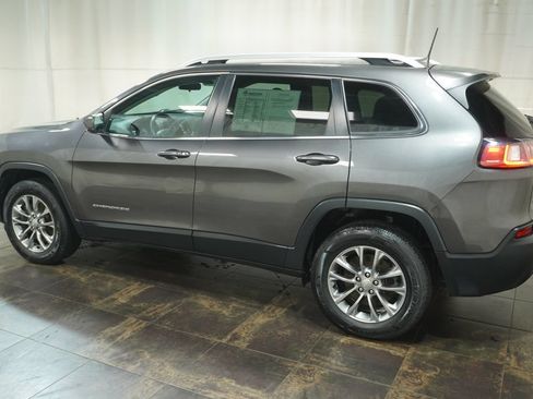 Used 2019 Jeep Cherokee Latitude Plus w/ Cold Weather Group AWD/4WD image 7