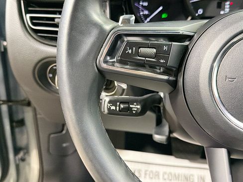 Certified 2023 Porsche Macan AWD/4WD image 36