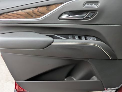 Used 2024 Cadillac Escalade Sport Platinum w/ LPO, ONYX Package image 21