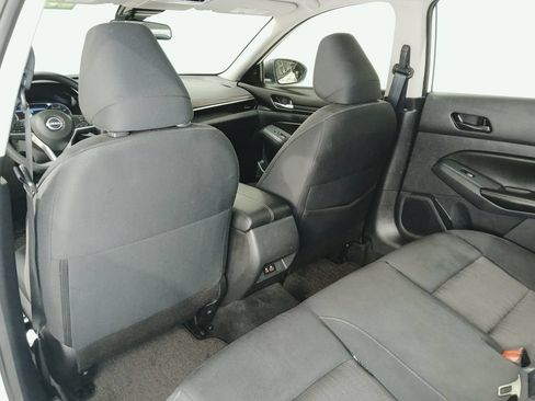 Used 2025 Nissan Altima 2.5 SV FWD image 13