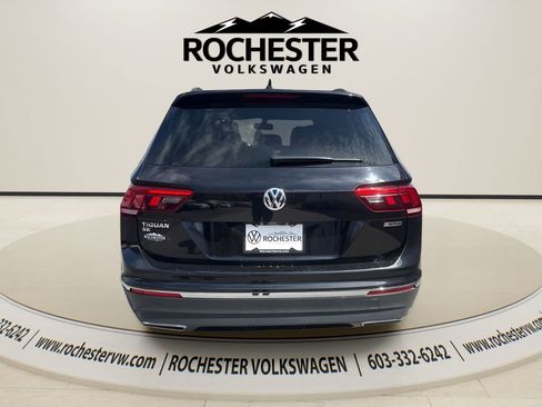 Used 2020 Volkswagen Tiguan SE w/ Panoramic Sunroof Package image 5
