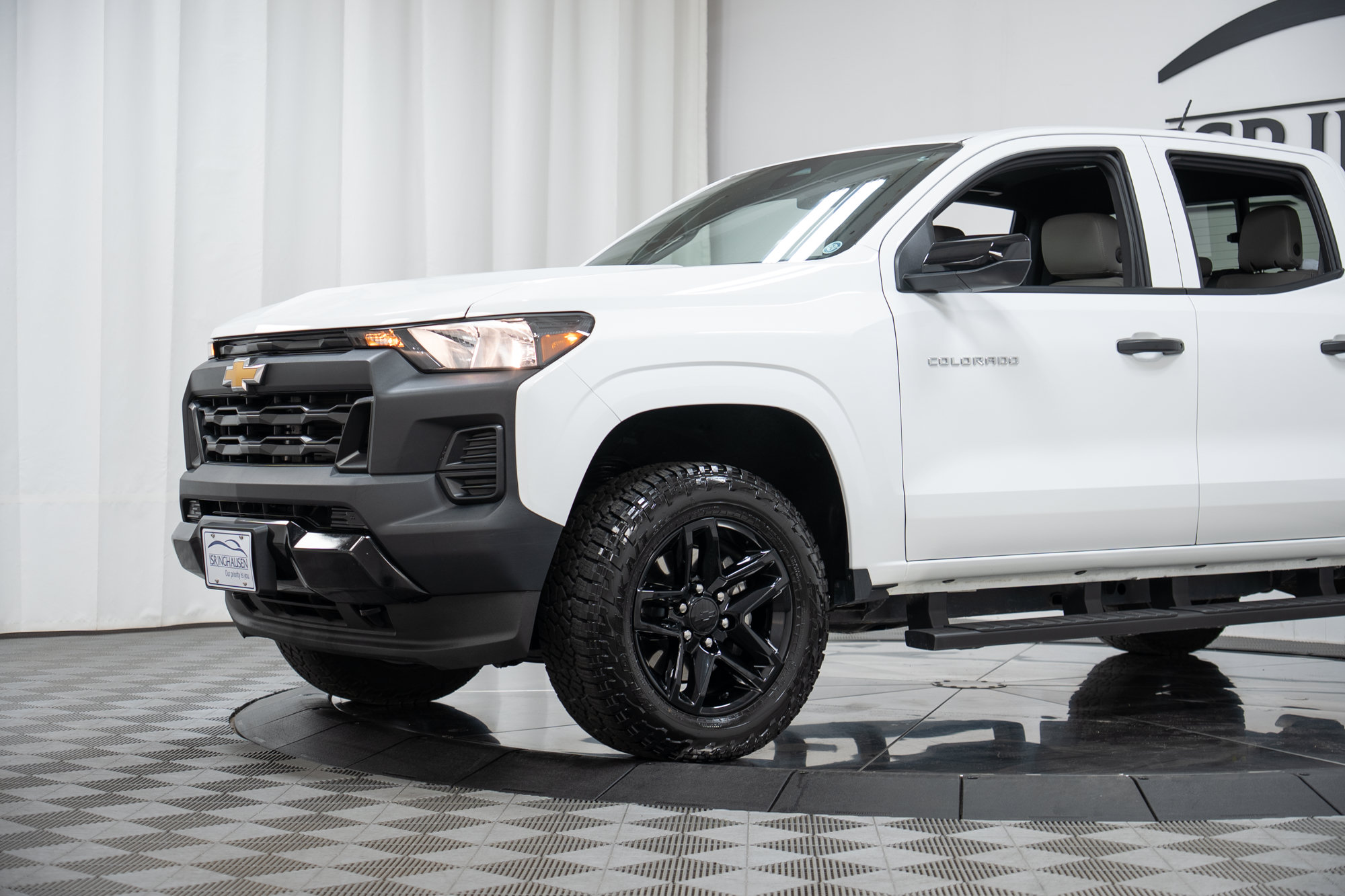 Used 2023 Chevrolet Colorado W/T w/ Safety Package AWD/4WD image 26