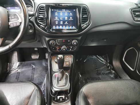 Used 2018 Jeep Compass Limited AWD/4WD image 17