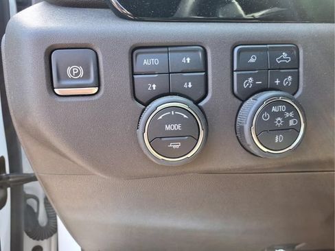 Used 2025 Chevrolet Silverado 1500 LTZ AWD/4WD image 29