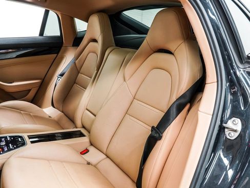 Used 2017 Porsche Panamera image 18
