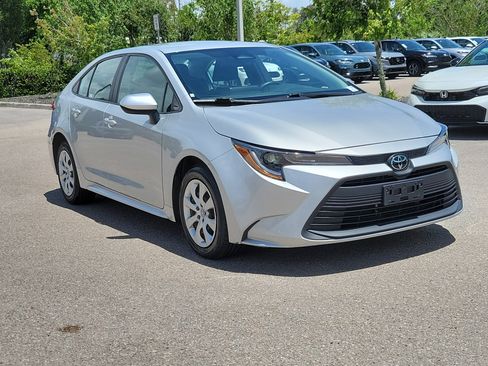 Used 2024 Toyota Corolla LE FWD image 31