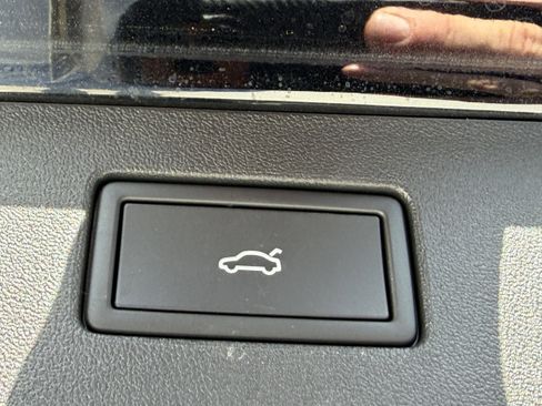 New 2026 Volkswagen Tiguan SE image 10