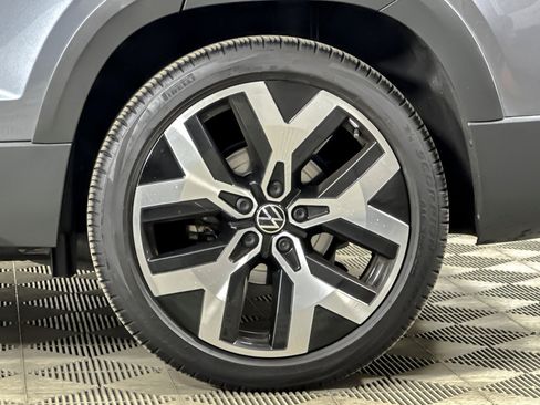 Used 2022 Volkswagen Taos SEL w/ Panoramic Sunroof Package image 25