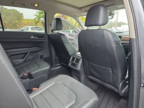 Used 2019 Volkswagen Atlas SEL Premium image 14