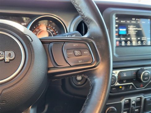 Used 2021 Jeep Gladiator Sport image 22