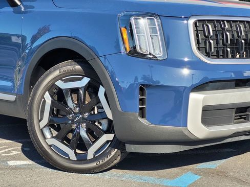 Used 2023 Kia Telluride EX w/ EX Captain's Chair Package AWD/4WD image 4