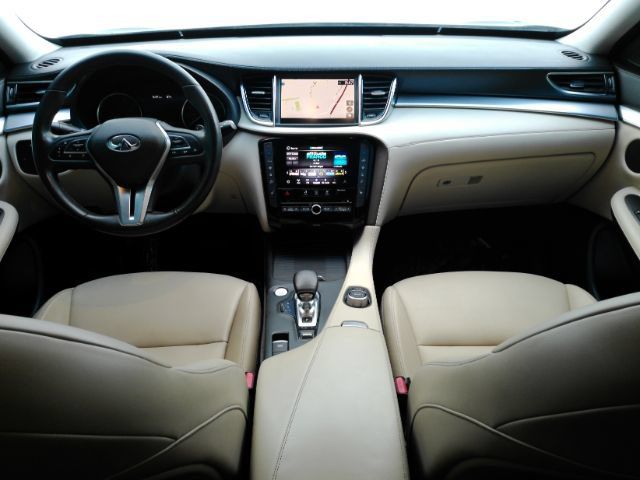 Used 2020 INFINITI QX50 Luxe w/ Navigation Package FWD image 3