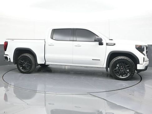 Used 2024 GMC Sierra 1500 Elevation w/ X31 Off-Road Package AWD/4WD image 17