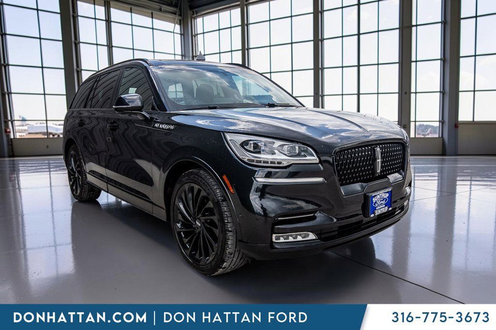 Used 2023 Lincoln Aviator Reserve w/ Equipment Group 201A AWD/4WD image 37