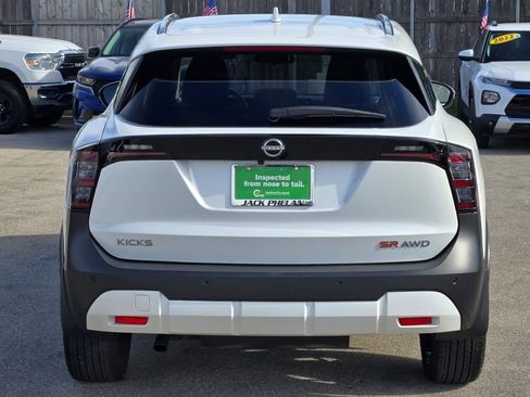 Used 2025 Nissan Kicks SR image 10