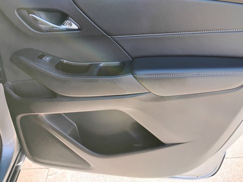 Used 2023 Chevrolet Traverse LT w/ LT Premium Package image 21