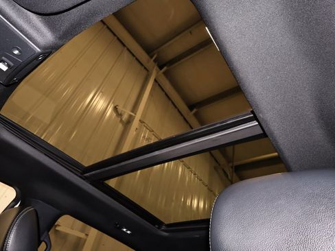 Certified 2022 Ford F250 Lariat w/ Black Appearance Package image 34