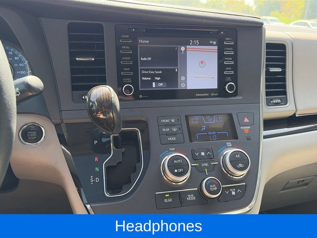 Used 2018 Toyota Sienna XLE Premium w/ Carpet Mat Package FWD image 23