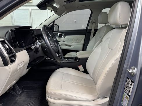 Used 2021 Kia Sorento SX image 11