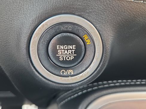 Used 2021 Dodge Challenger R/T Scat Pack RWD image 23