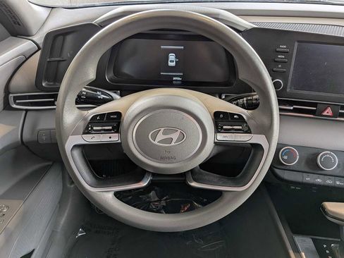 Used 2024 Hyundai Elantra SE image 19