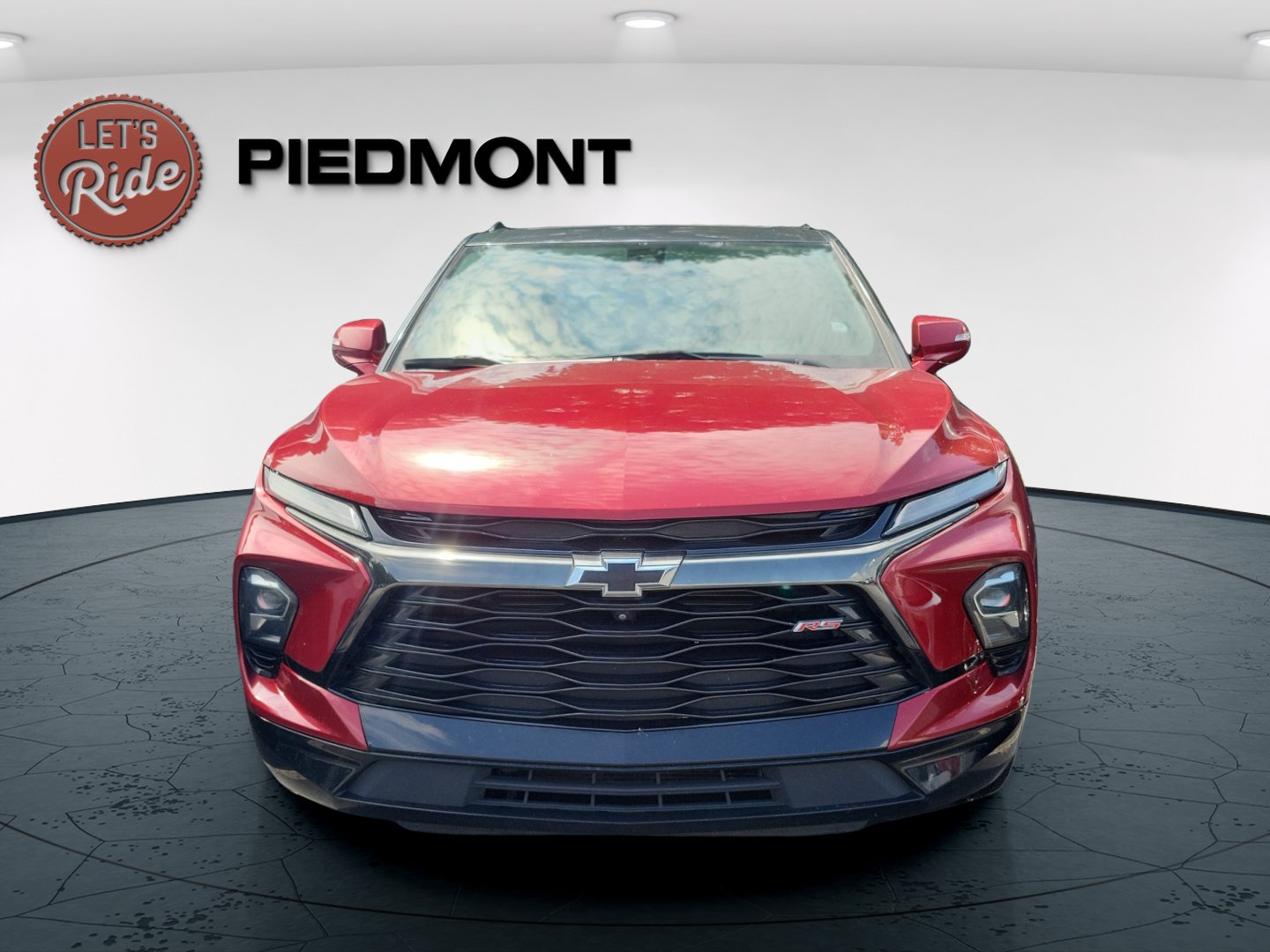 Used 2023 Chevrolet Blazer RS w/ Driver Confidence II Package FWD image 2