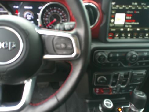 Used 2021 Jeep Wrangler Unlimited Rubicon AWD/4WD image 21