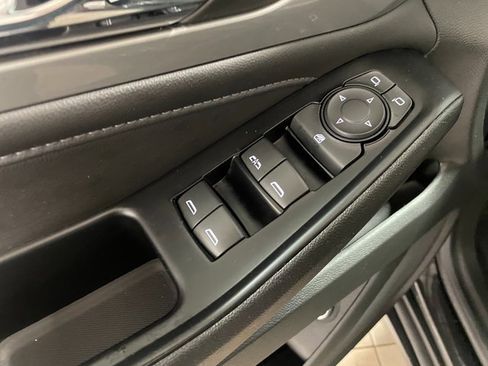 Used 2023 Chevrolet Traverse LT w/ Midnight/Sport Edition image 19