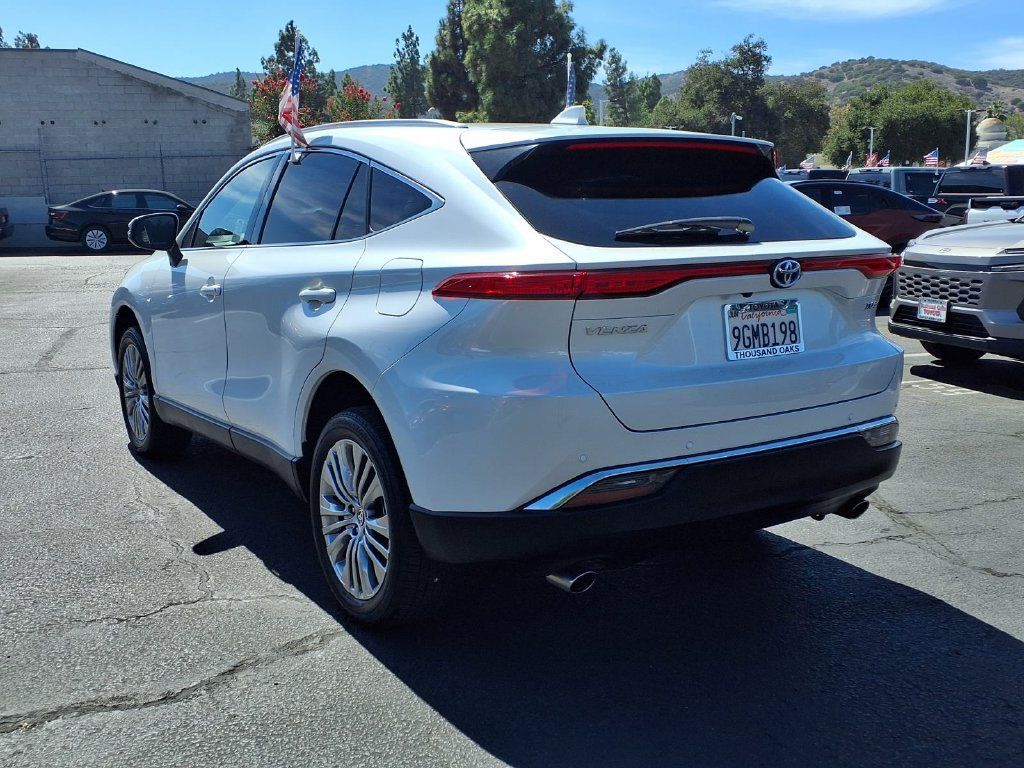 Certified 2023 Toyota Venza XLE AWD/4WD image 6