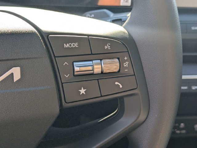 New 2026 Kia K4 FWD image 24