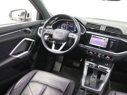 Used 2023 Audi Q3 2.0T Premium image 18