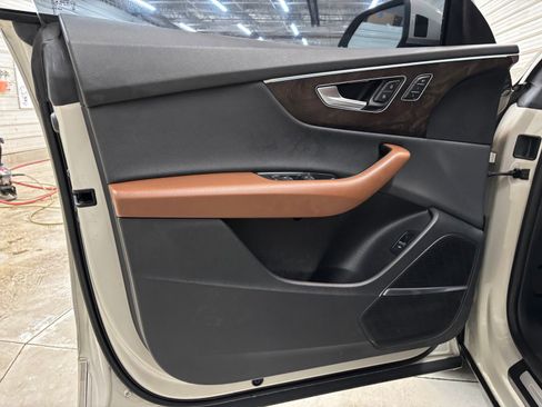 Used 2020 Audi Q8 Premium Plus image 11