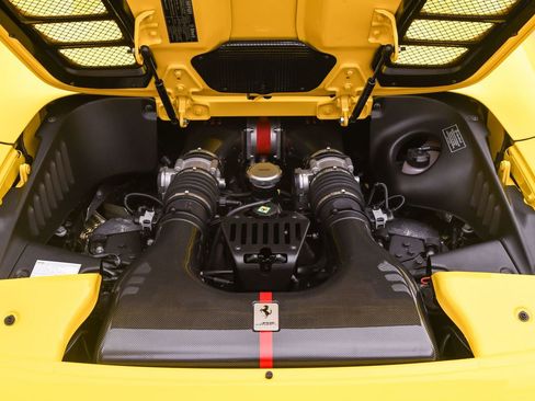 Used 2015 Ferrari 458 Speciale A image 32