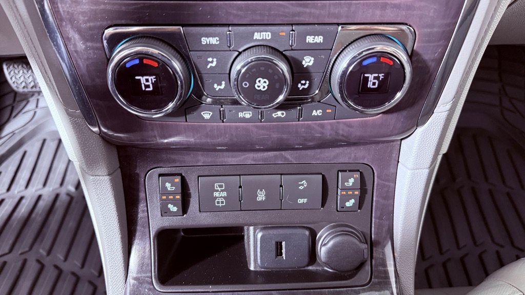 Used 2015 Buick Enclave Leather FWD image 16